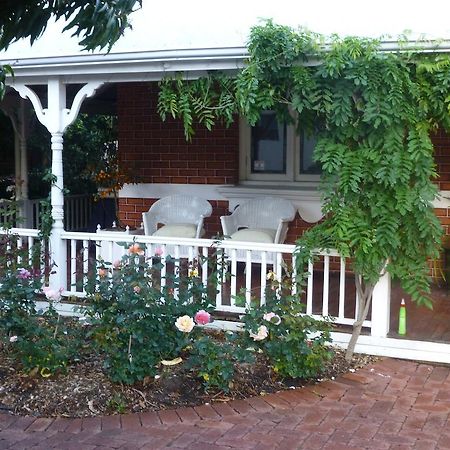 Lakeside Bed & Breakfast Perth Exterior photo